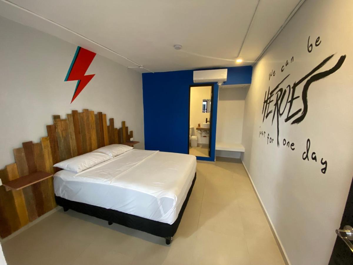 بلايا ديل كارمن Why Not Rooftop Party Hostel المظهر الخارجي الصورة