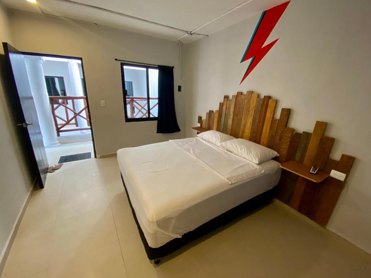 بلايا ديل كارمن Why Not Rooftop Party Hostel المظهر الخارجي الصورة