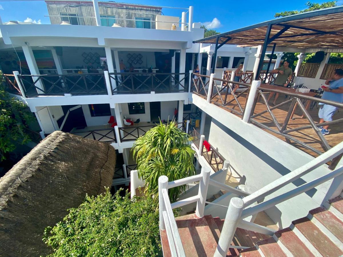 بلايا ديل كارمن Why Not Rooftop Party Hostel المظهر الخارجي الصورة
